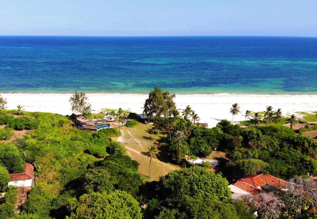 Salty'S Kitesurf Village Kilifi Bagian luar foto
